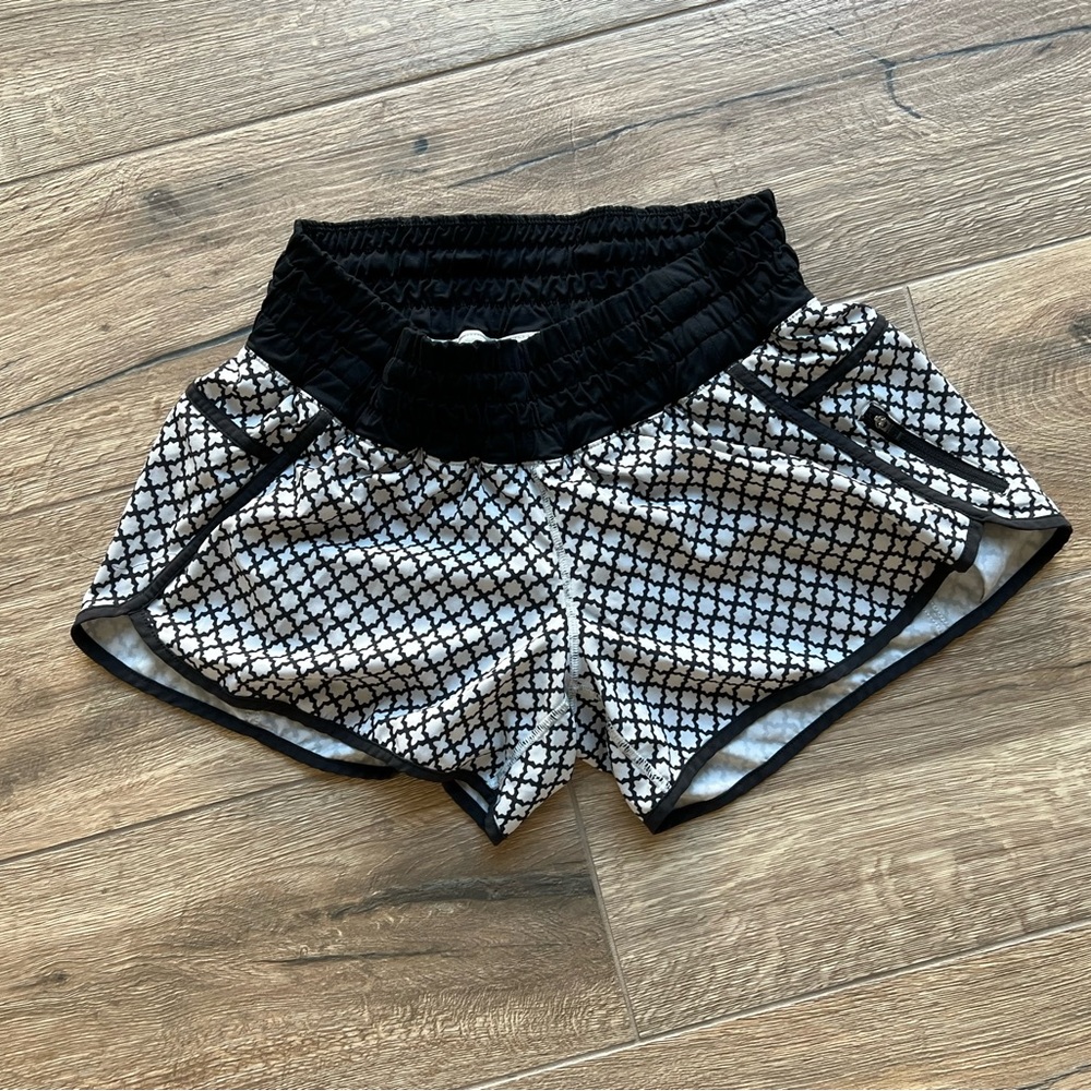 Lululemon Tracker 4” Shorts size 10